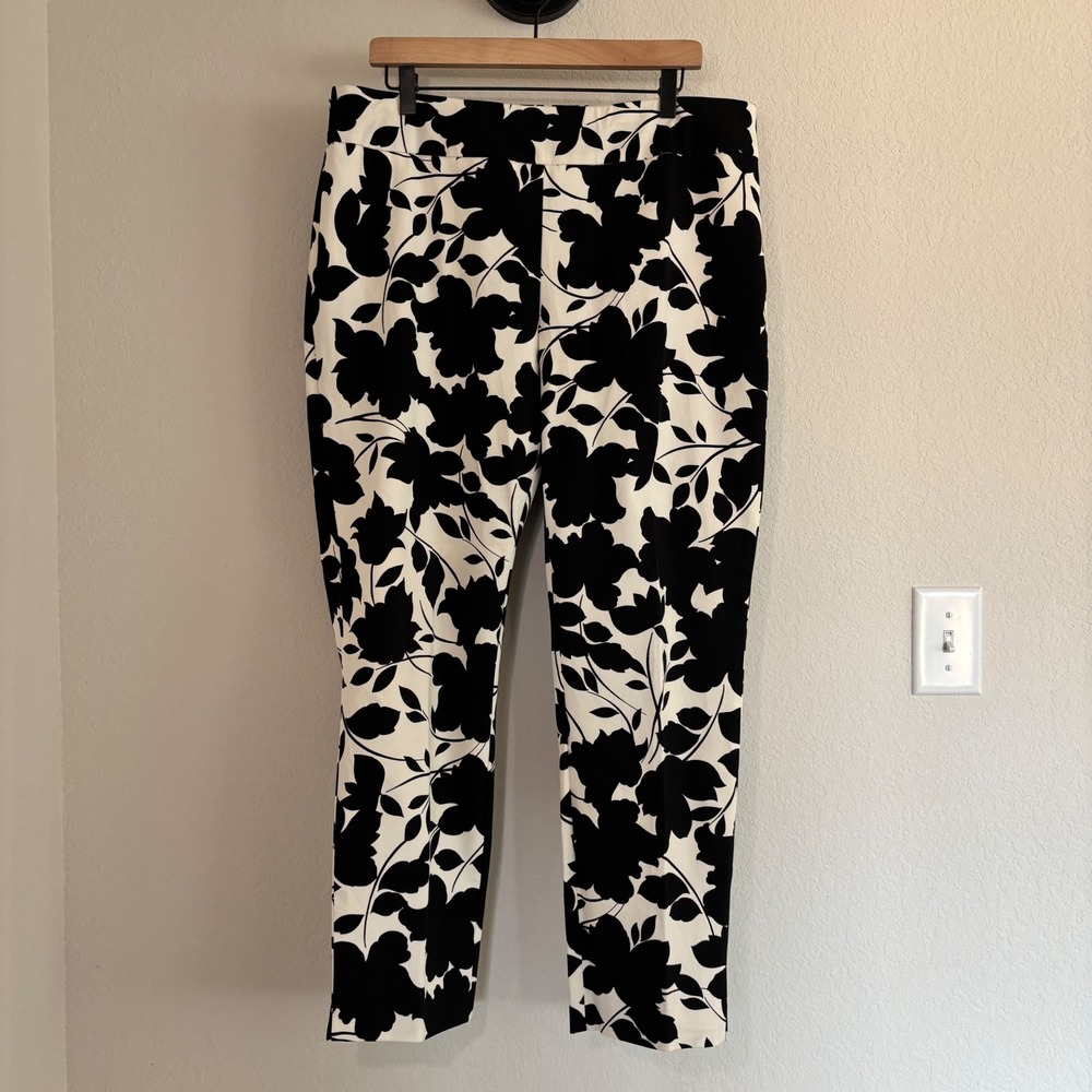 Chico's So Slimming Floral Ankle Pants 2.5 Regular Cotton Stretch Black White